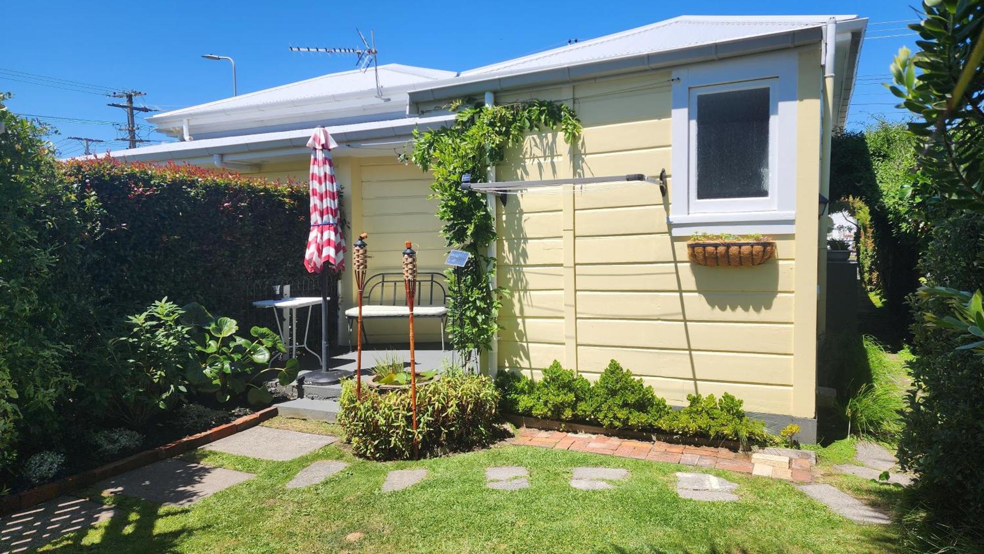 Central Garden Villa Whanganui Exterior photo